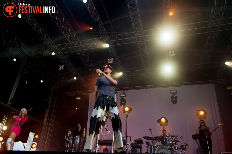 Son Mieux op Huntenpop 2023 foto