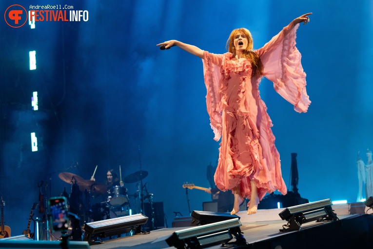 Florence + The Machine op Sziget 2023 - Donderdag foto