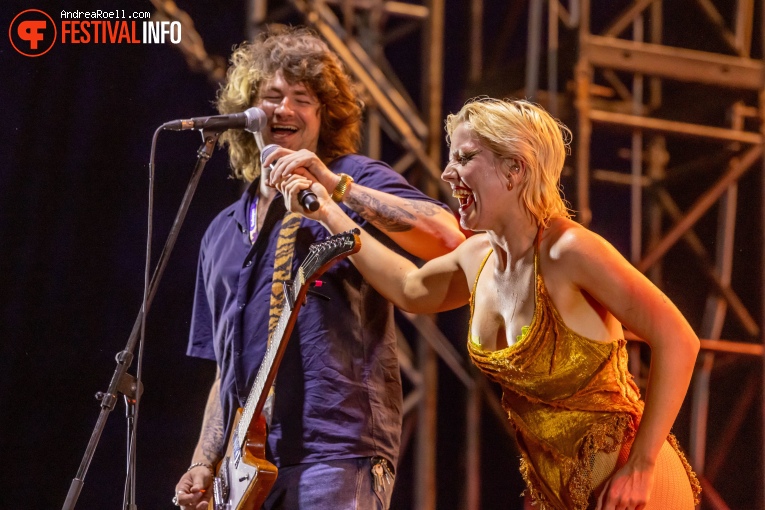 Amyl and The Sniffers op Sziget 2023 - Maandag foto