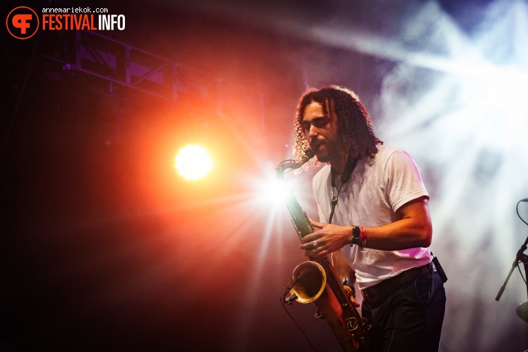 Ezra Collective op Lowlands 2023 - Zaterdag foto