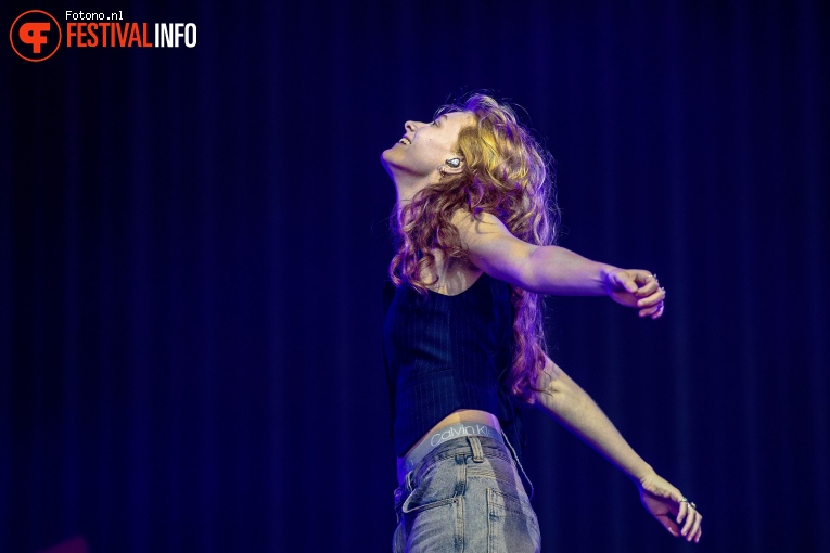 Froukje op Lowlands 2023 - Zaterdag foto