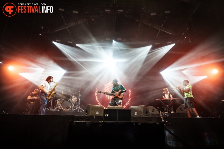 Ezra Collective op Lowlands 2023 - Zaterdag foto