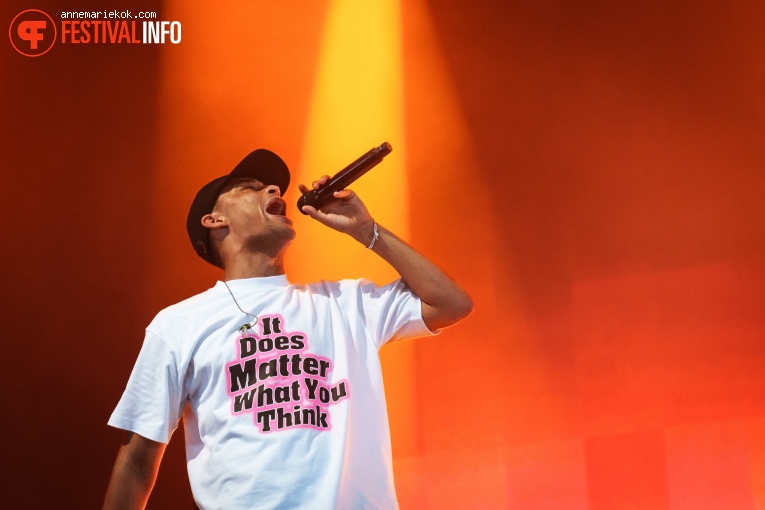 Loyle Carner op Lowlands 2023 - Zaterdag foto