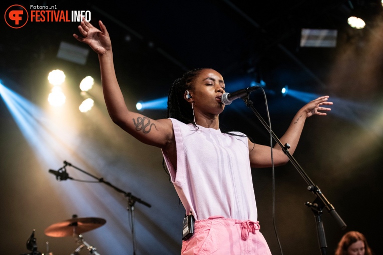 Cherise op Lowlands 2023 - Zaterdag foto