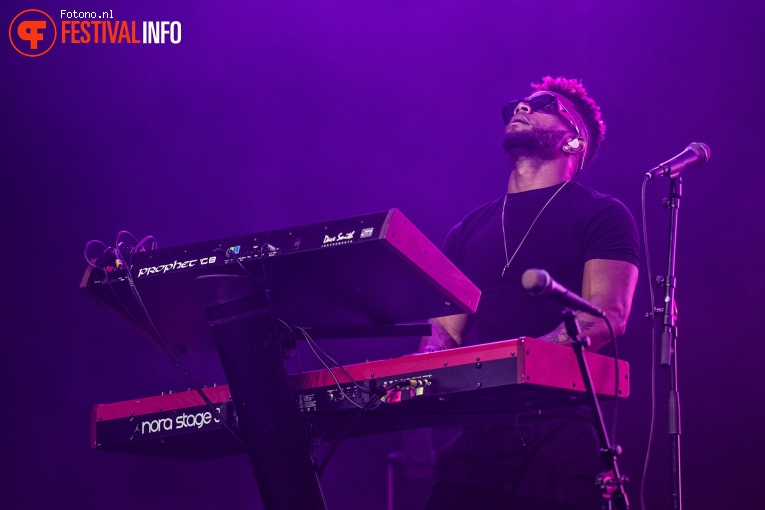 Mimi Webb op Lowlands 2023 - Zaterdag foto