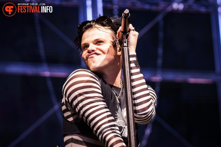 Yungblud op Lowlands 2023 - Zaterdag foto