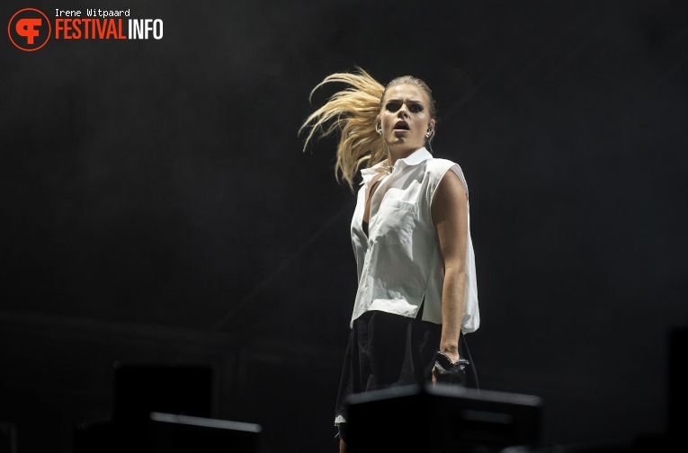 Davina Michelle op Strandfestival ZAND 2023 foto