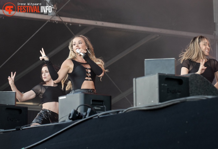 Emma Heesters op Strandfestival ZAND 2023 foto