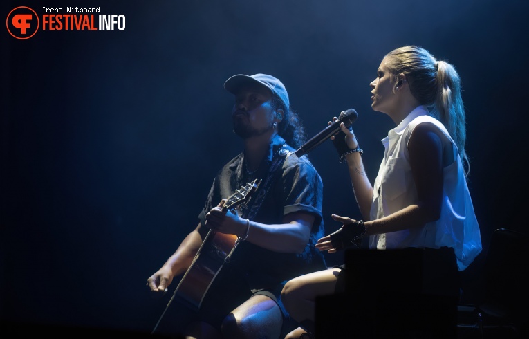 Davina Michelle op Strandfestival ZAND 2023 foto