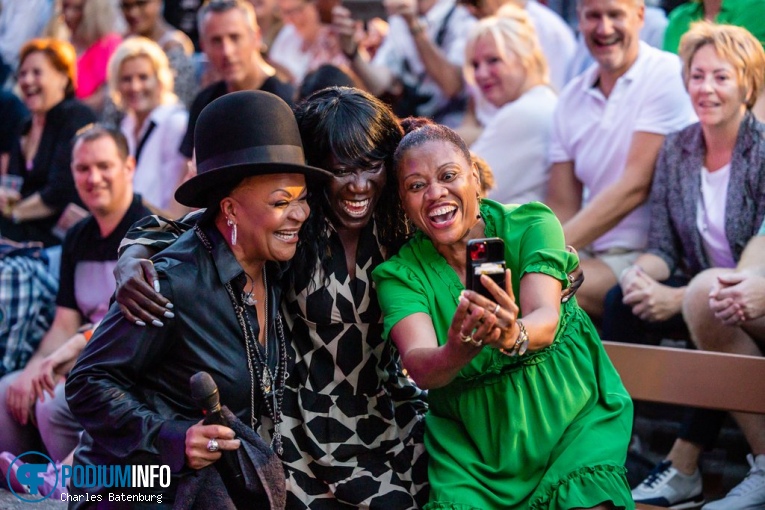Ruth Jacott op Zuiderpark Live: Ruth Jacott - 19/08 - Zuiderparktheater foto