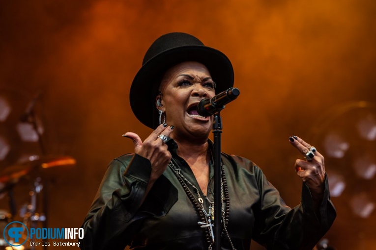 Ruth Jacott op Zuiderpark Live: Ruth Jacott - 19/08 - Zuiderparktheater foto