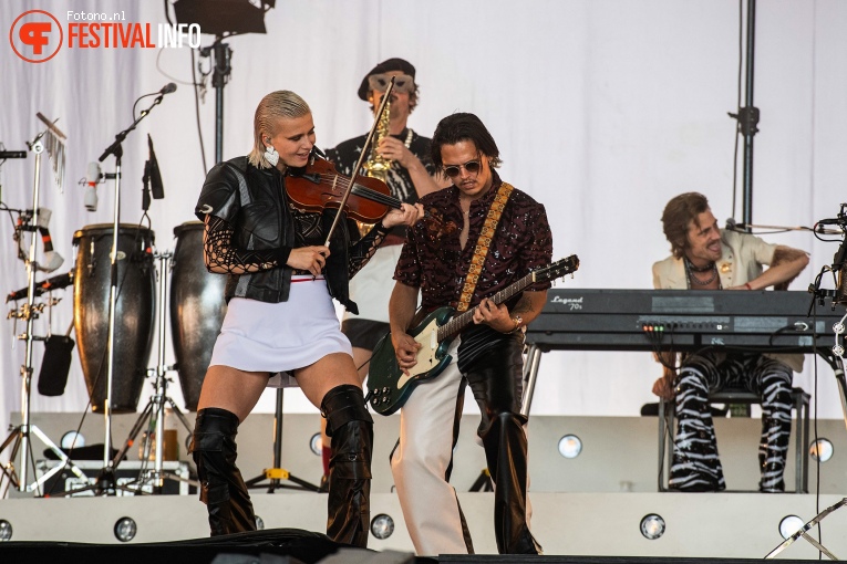 Son Mieux op Lowlands 2023 - Zondag foto