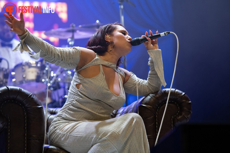 Raye op Lowlands 2023 - Zondag foto