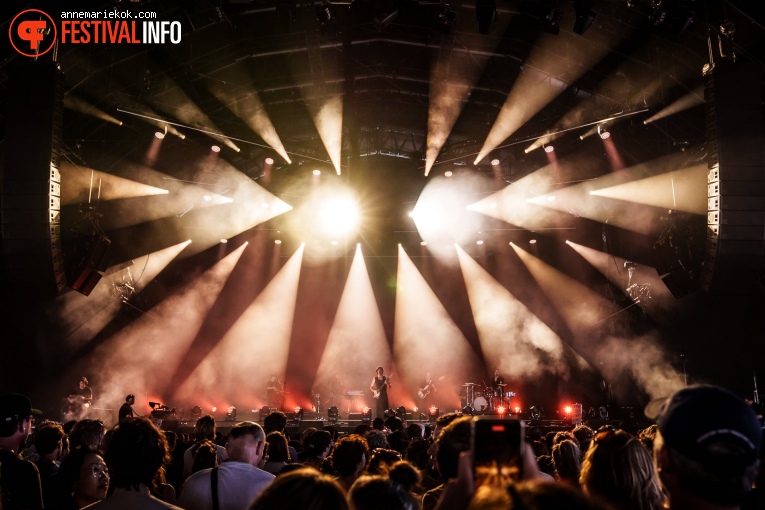 Tamino op Lowlands 2023 - Zondag foto