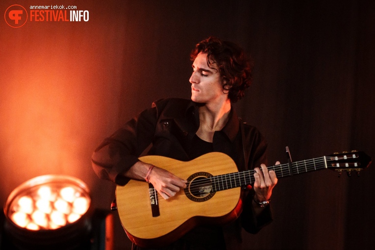 Tamino op Lowlands 2023 - Zondag foto