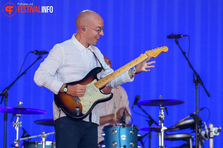 Bombay Bicycle Club op Lowlands 2023 - Zondag foto