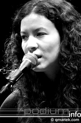 Mia Doi Todd op Miss Montreal - 24/11 - Atak foto