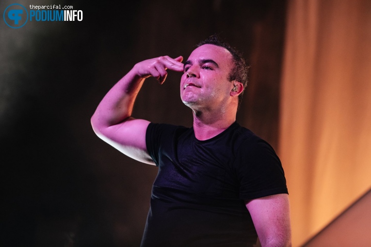 Future Islands op Future Islands - 07/09 - Maassilo foto