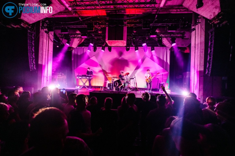 Future Islands op Future Islands - 07/09 - Maassilo foto