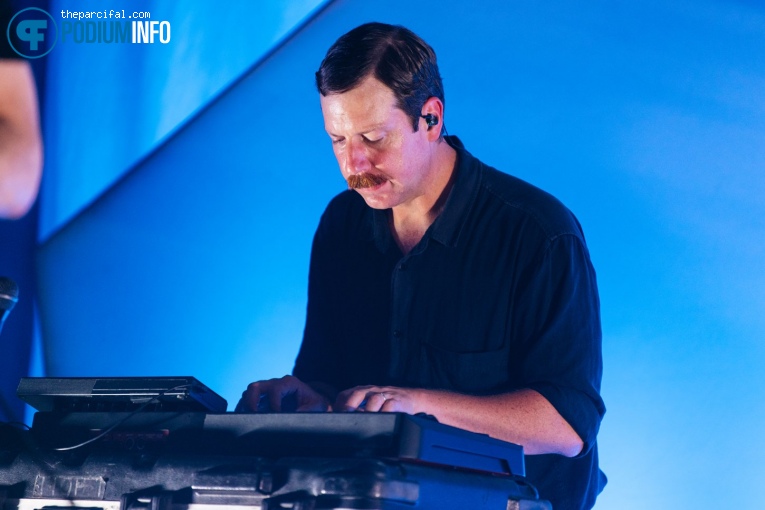 Future Islands op Future Islands - 07/09 - Maassilo foto