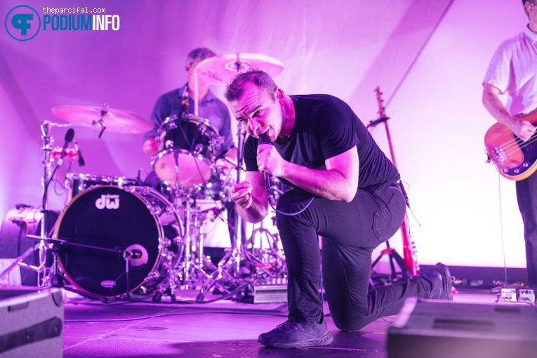 Future Islands op Future Islands - 07/09 - Maassilo foto