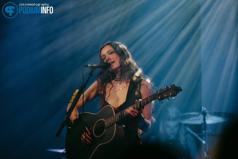 Holly Humberstone op Holly Humberstone - 20/09 - Melkweg foto