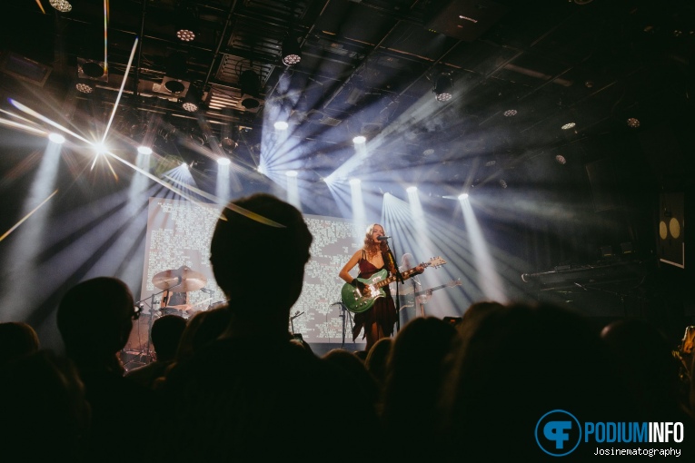 Holly Humberstone op Holly Humberstone - 20/09 - Melkweg foto