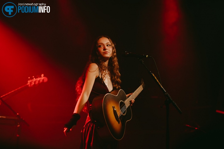Holly Humberstone op Holly Humberstone - 20/09 - Melkweg foto