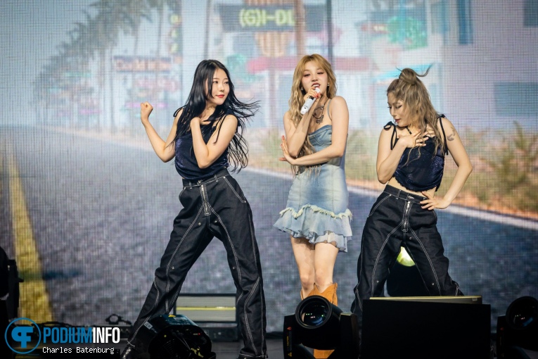 (G)I-dle op (G)I-dle - 11/09 - Afas Live foto