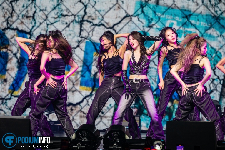 (G)I-dle op (G)I-dle - 11/09 - Afas Live foto