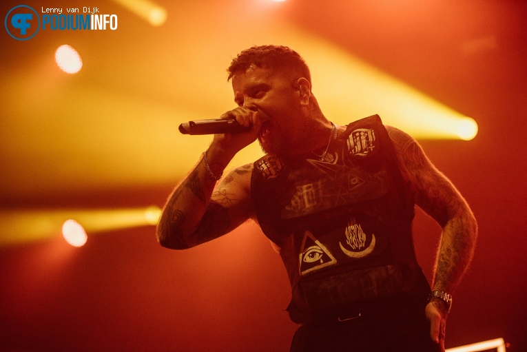 Bury Tomorrow op While She Sleeps - 29/09 - 013 foto