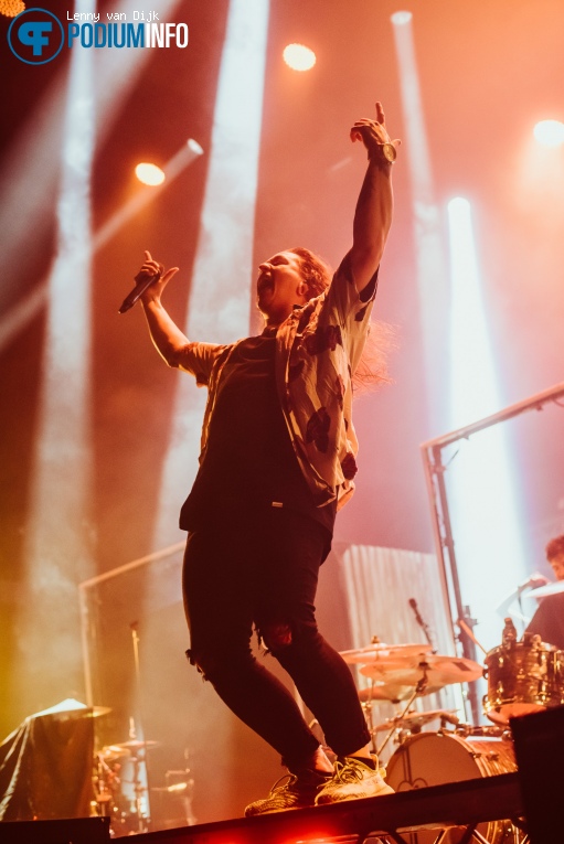 Polaris op While She Sleeps - 29/09 - 013 foto