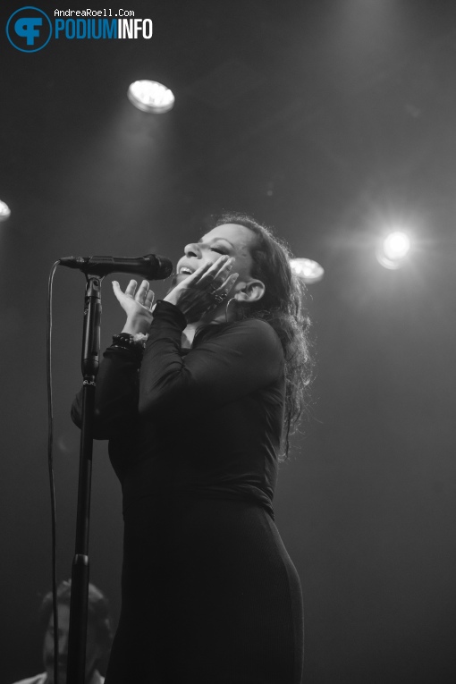Bebel Gilberto op Bebel Gilberto - 03/10 - Melkweg foto