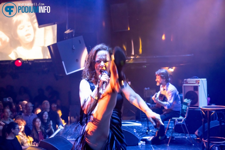Bebel Gilberto op Bebel Gilberto - 03/10 - Melkweg foto