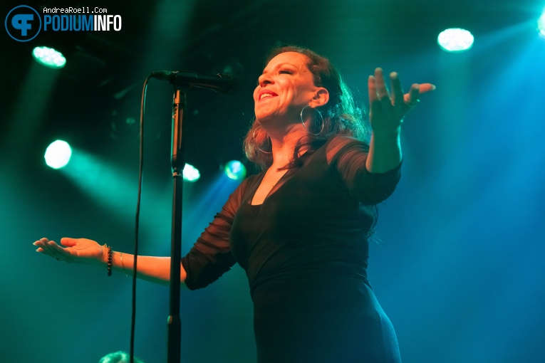 Bebel Gilberto op Bebel Gilberto - 03/10 - Melkweg foto