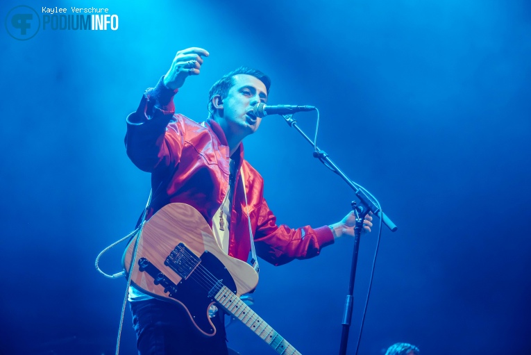 Fox Royale op Young the Giant - 10/10 - TivoliVredenburg foto