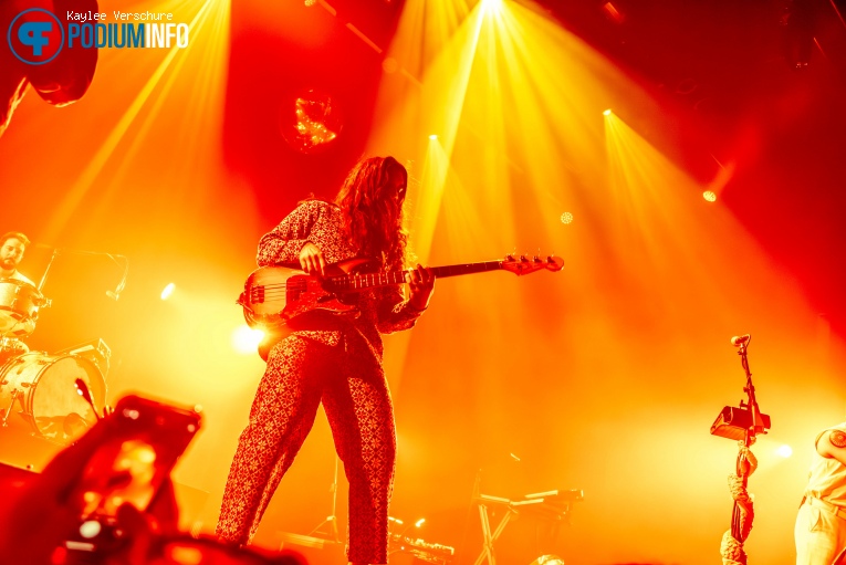 Young the Giant op Young the Giant - 10/10 - TivoliVredenburg foto