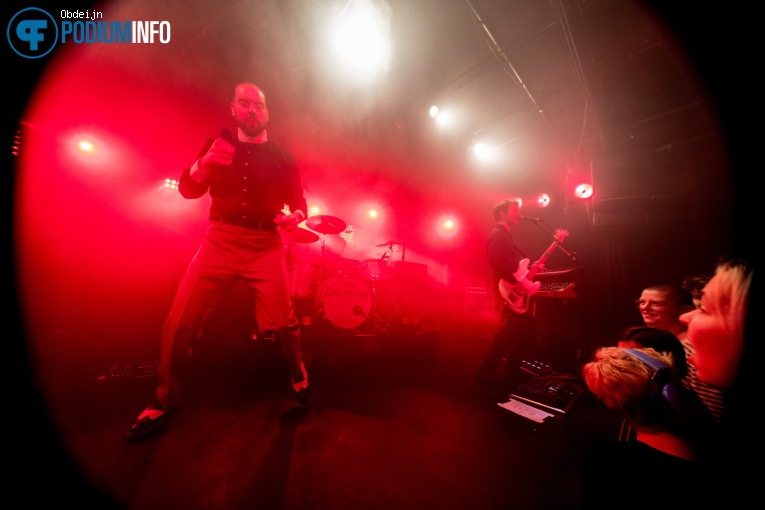 De Staat The Red Yellow Blue Tour - 07/10 - Burgerweeshuis foto
