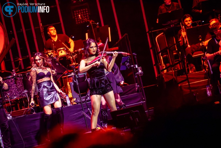 Two Steps From Hell op Two Steps From Hell - 05/10 - Ahoy foto
