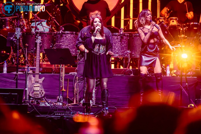 Two Steps From Hell op Two Steps From Hell - 05/10 - Ahoy foto