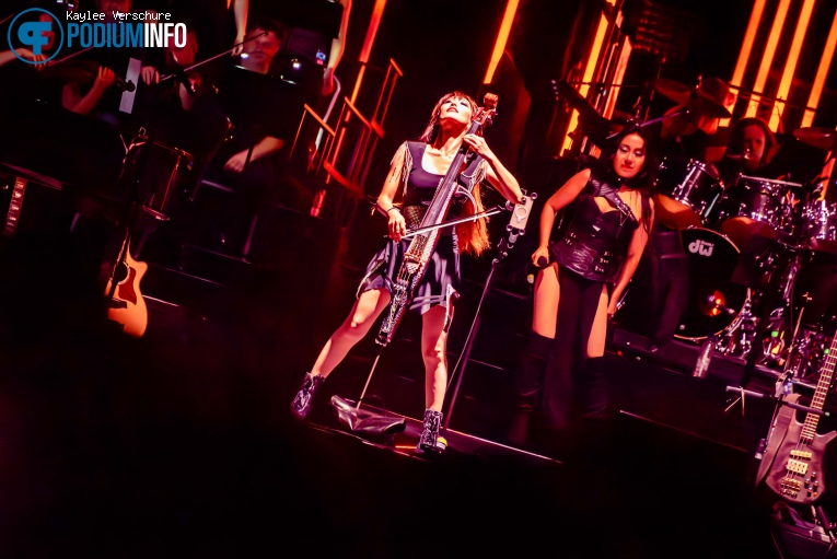 Two Steps From Hell op Two Steps From Hell - 05/10 - Ahoy foto