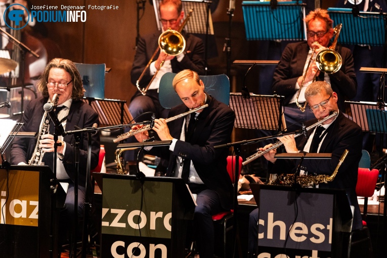 Jeangu Macrooy op Jeangu Macrooy & Jazz Orchestra Of The Concertgebouw - 26/10 - TivoliVredenburg foto