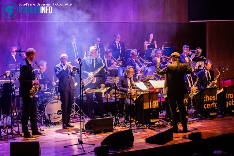 Jeangu Macrooy op Jeangu Macrooy & Jazz Orchestra Of The Concertgebouw - 26/10 - TivoliVredenburg foto