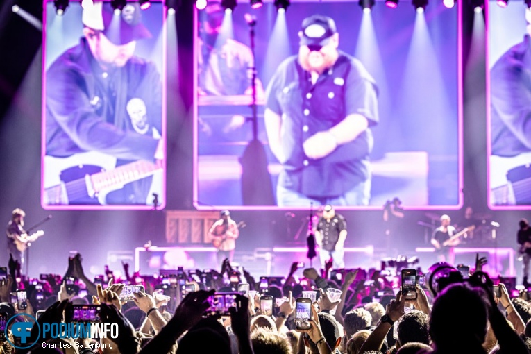 Luke Combs - 07/10 - AFAS Live foto