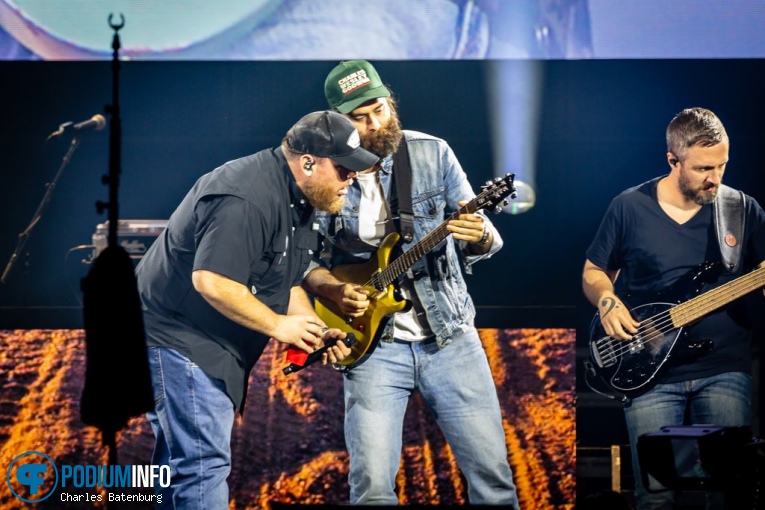 Luke Combs op Luke Combs - 07/10 - AFAS Live foto