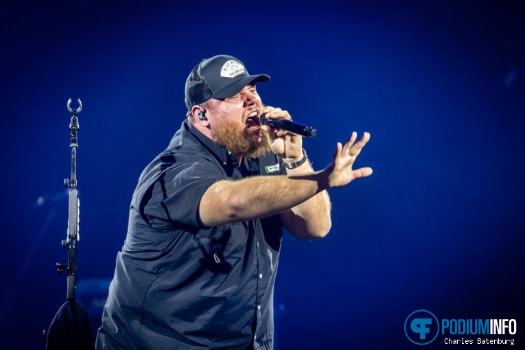 Luke Combs op Luke Combs - 07/10 - AFAS Live foto