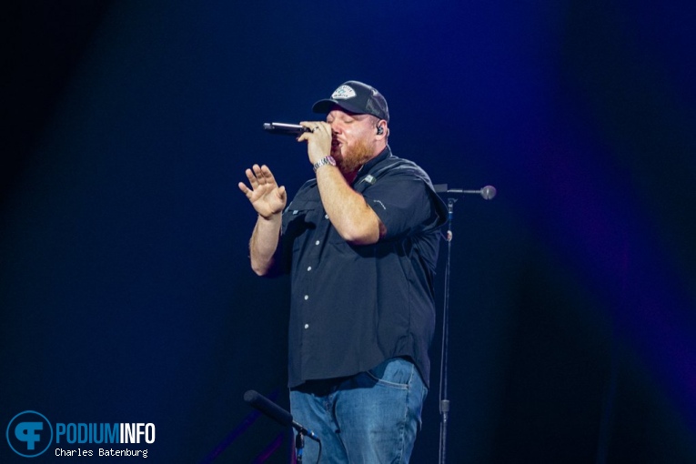 Luke Combs op Luke Combs - 07/10 - AFAS Live foto