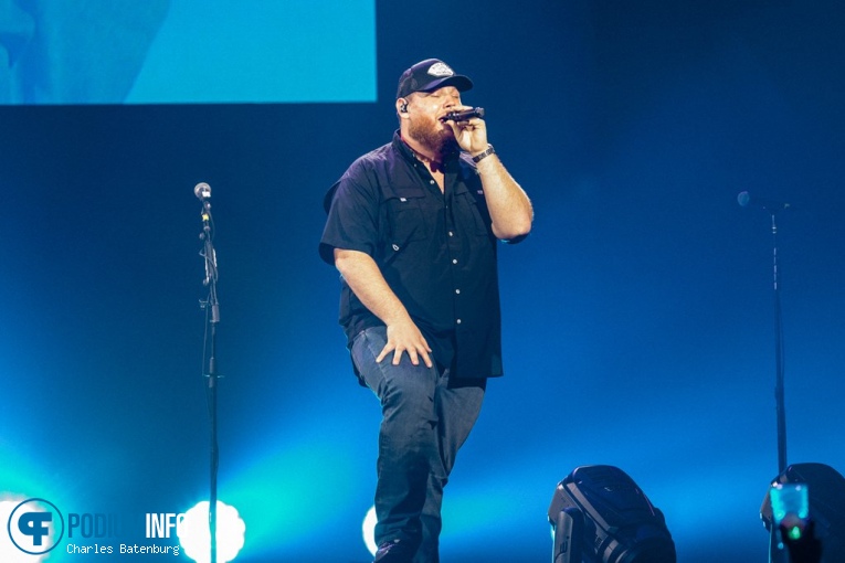 Luke Combs op Luke Combs - 07/10 - AFAS Live foto