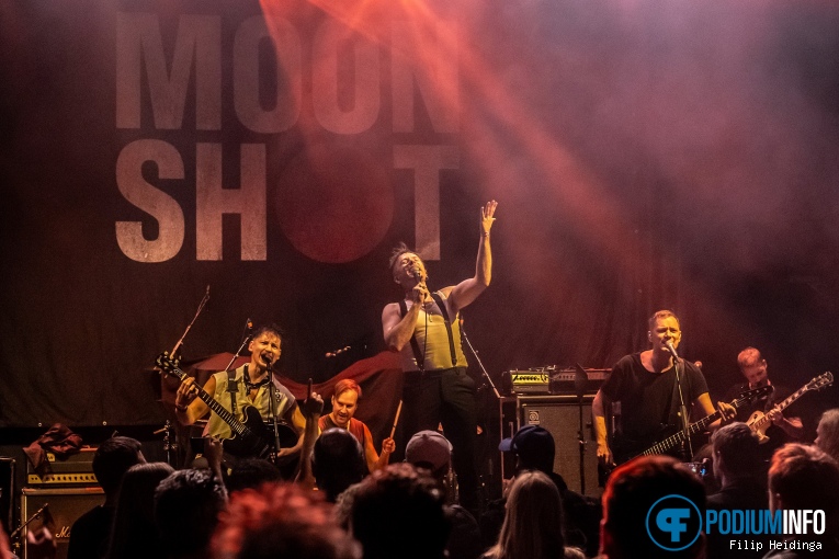 Moon Shot op The New Roses - 21/10 - Metropool Enschede foto