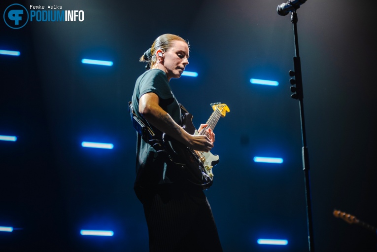 PVRIS op Fall Out Boy - 24/10 - AFAS Live foto